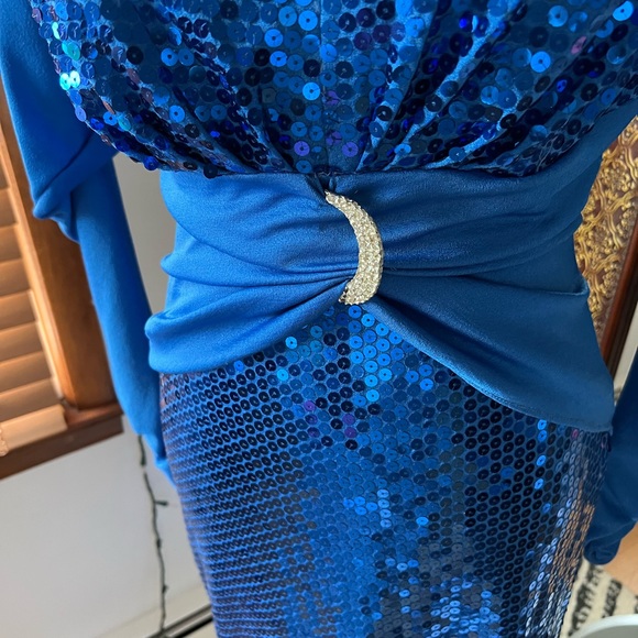 Evening dress - Picture 5 of 12